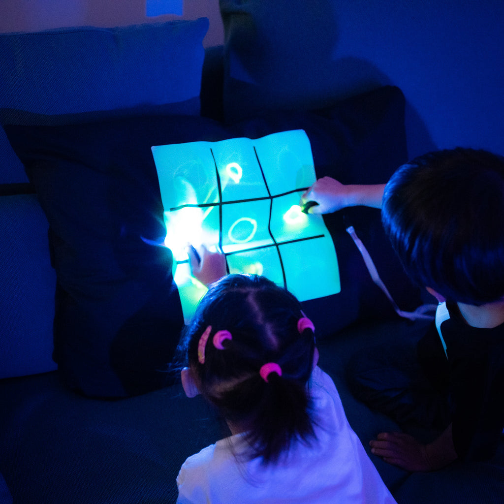 Glow Sketch Pillowcase | Naughts & Crosses Board