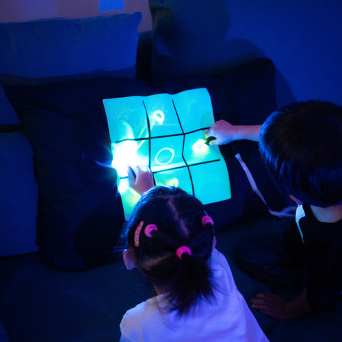 Glow Sketch Pillowcase | Naughts & Crosses Board