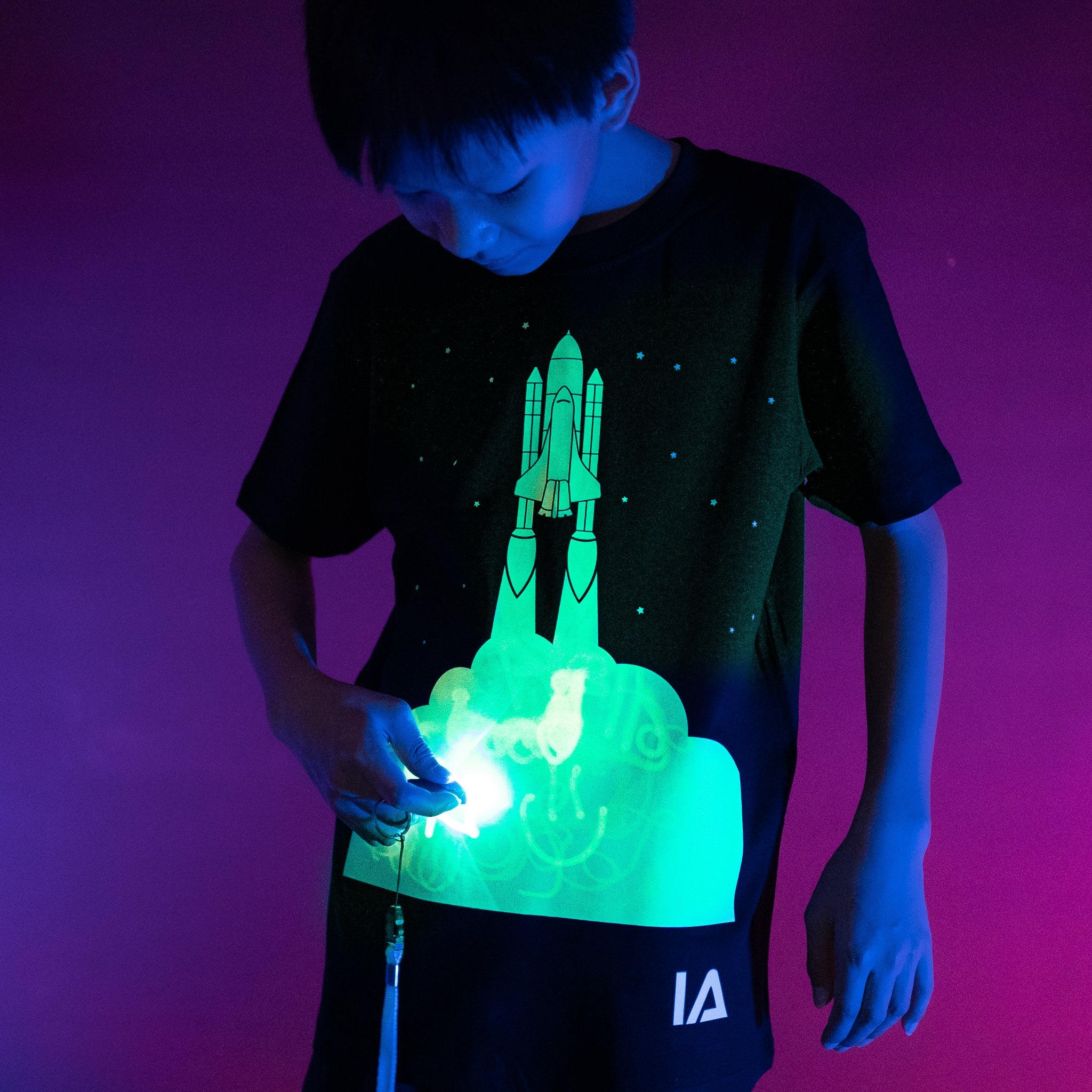 Kids Interactive Glow T-shirt - Rocket