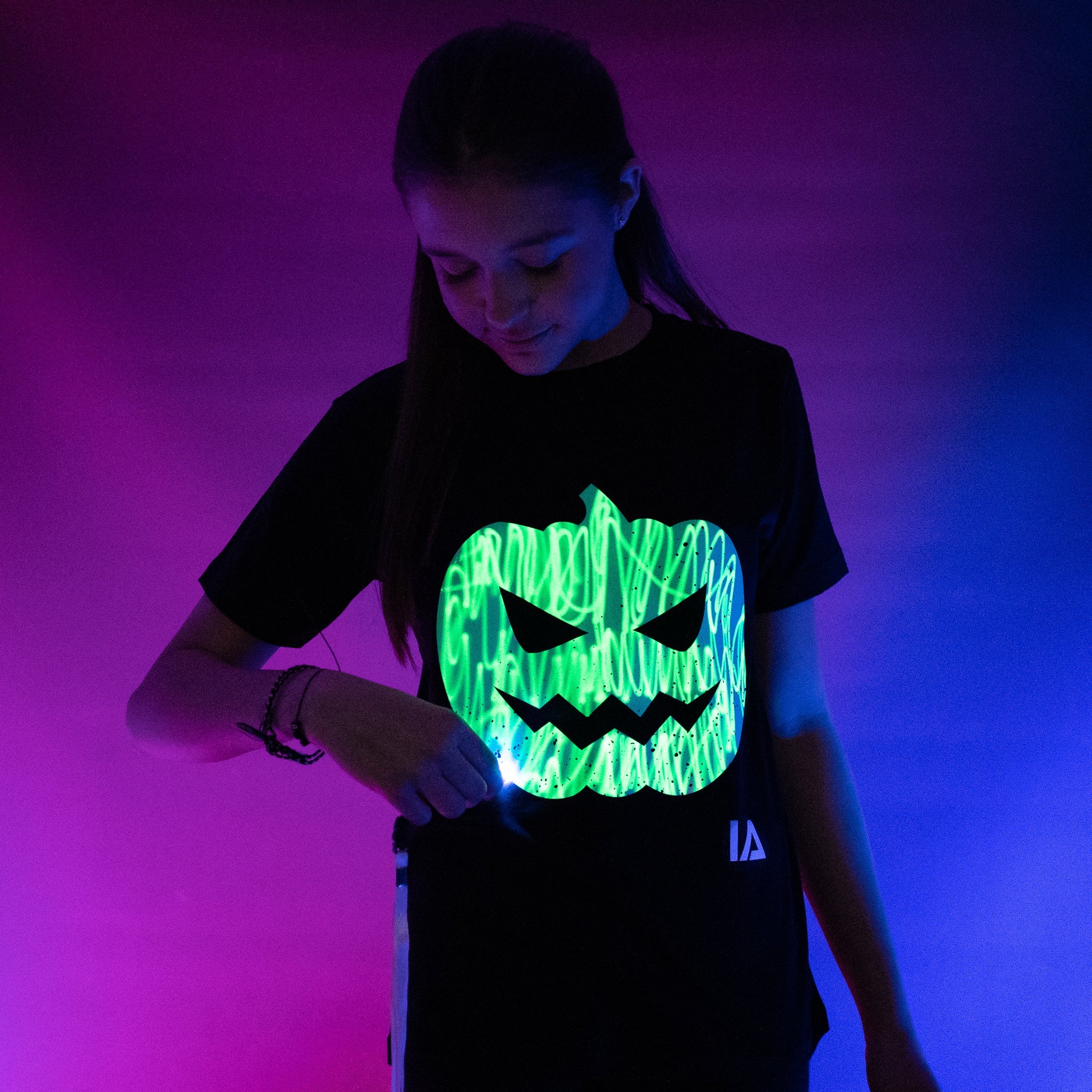 Skull & Cross Bones Interactive Glow T-Shirt