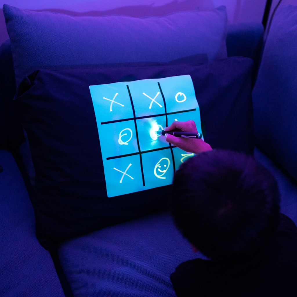 Glow Sketch Pillowcase | Naughts & Crosses Board